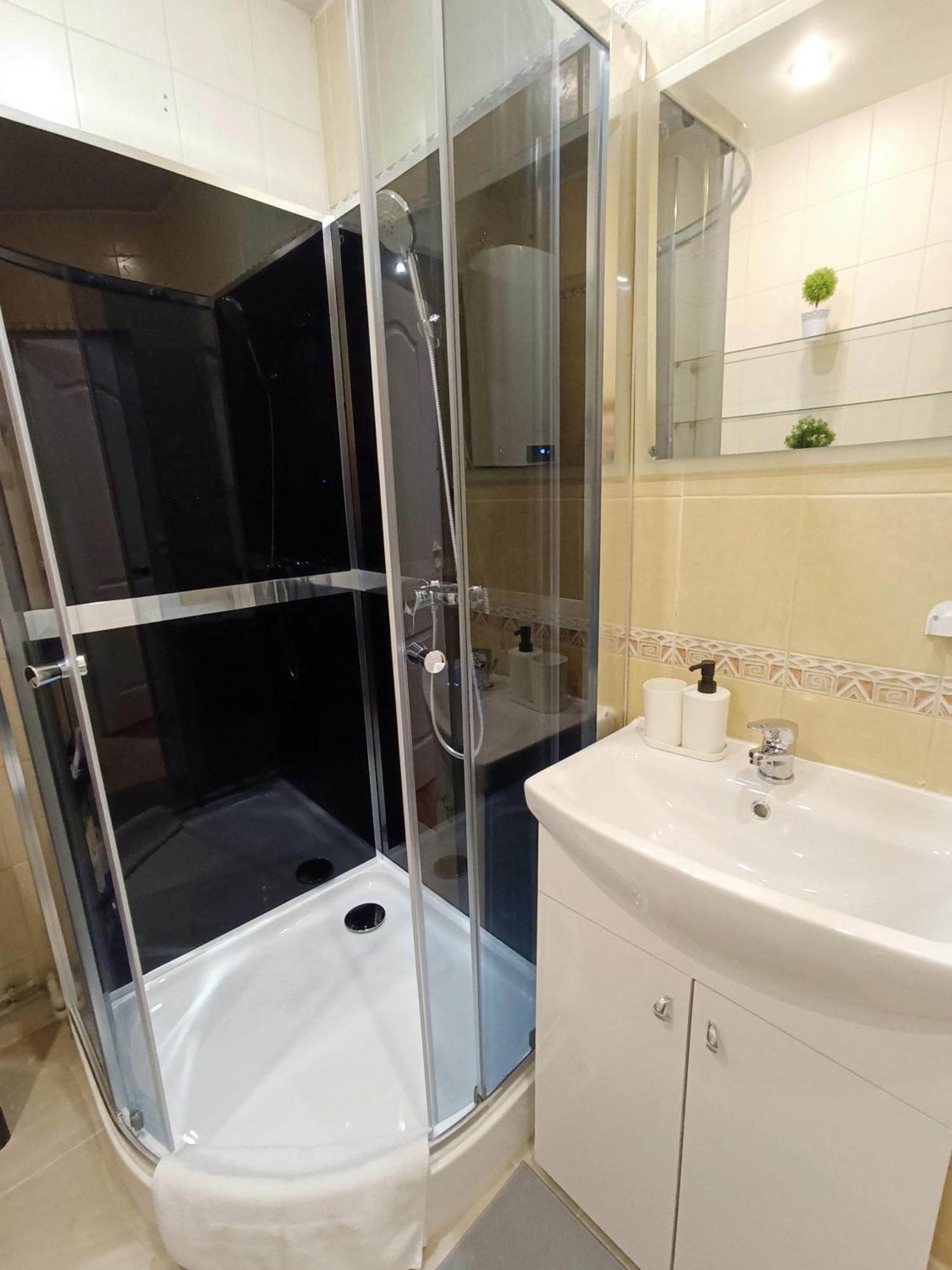 Two Bedroom Apartment In Old Town, Up To 6 Guests Riga Esterno foto