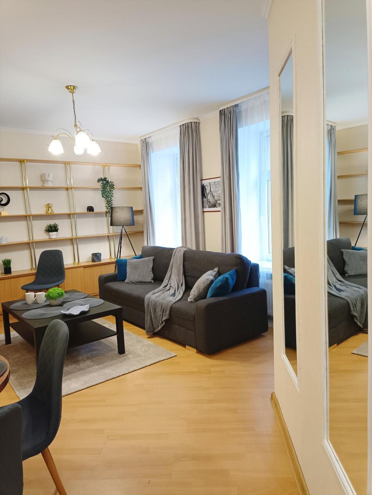 Two Bedroom Apartment In Old Town, Up To 6 Guests Riga Esterno foto