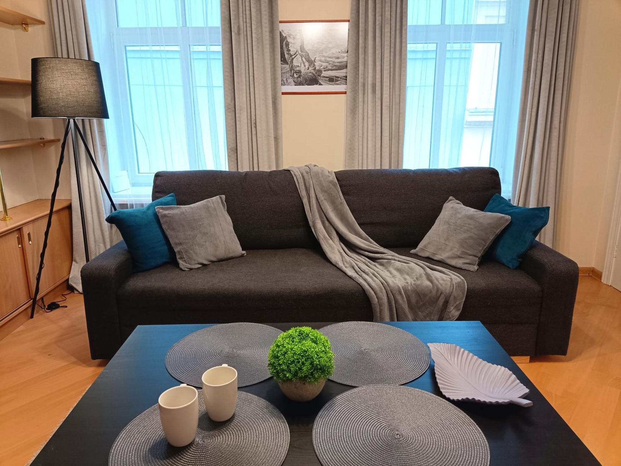 Two Bedroom Apartment In Old Town, Up To 6 Guests Riga Esterno foto