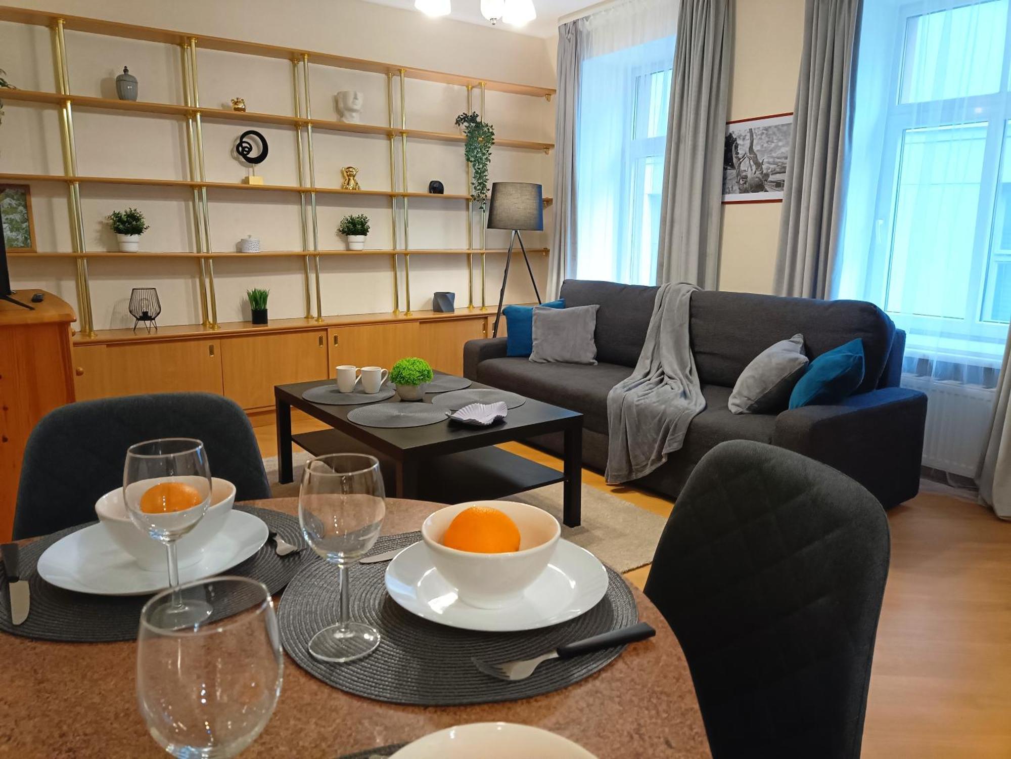 Two Bedroom Apartment In Old Town, Up To 6 Guests Riga Esterno foto