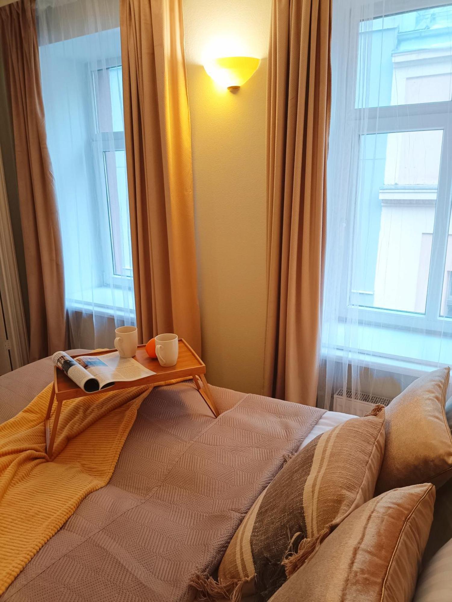 Two Bedroom Apartment In Old Town, Up To 6 Guests Riga Esterno foto